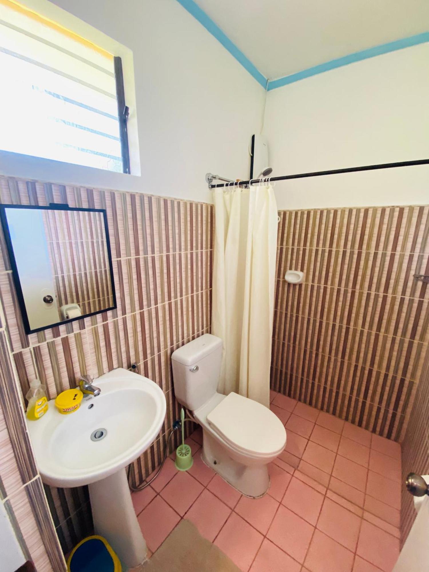 Uptown Guesthouse Siquijor Bilik gambar